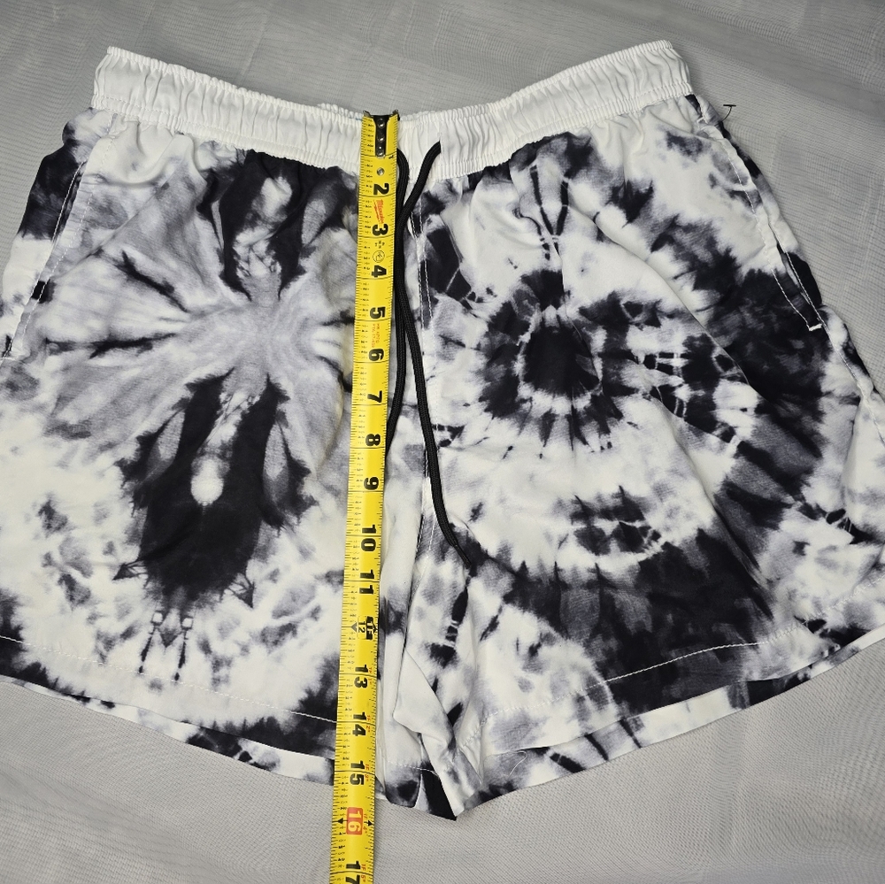 Happy Hour tie die men's large swim trucks mesh lining  NWOT